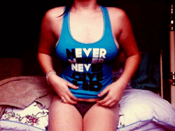 incasethoselipsgetcold:  incasethoselipsgetcold:  Visible collarbones make me happy.
