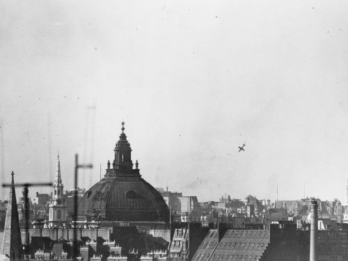 The V-1 Flying Bomb and the Crossbow Deception,During World War II British spycraft and deception ha