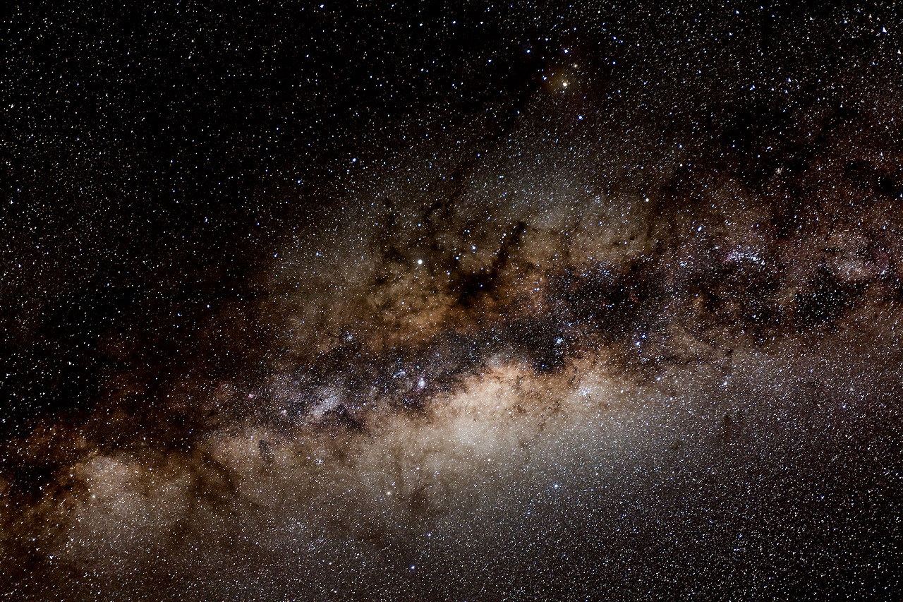 tumblekai:  Sea of Stars  Galactic Center with Lagoon and Trifid Nebula photographed