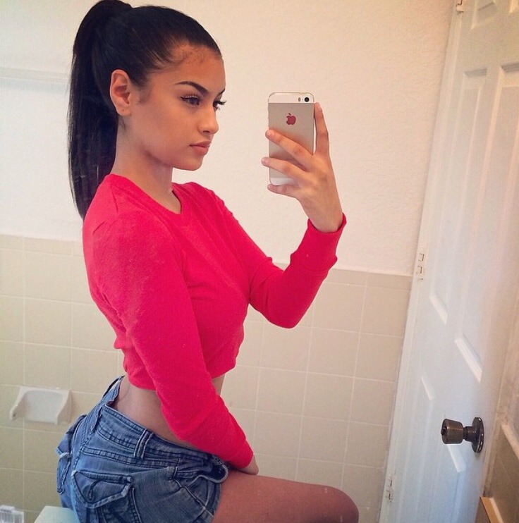 bombshellssonly:  @crystallr 