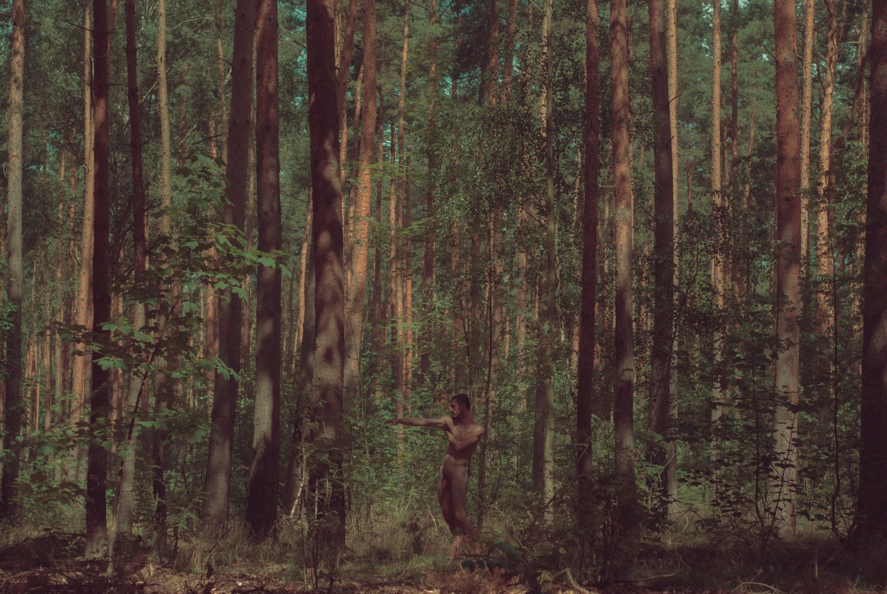 sanuye-shoteka:  ‘The body is our general medium for having a world.’ Maurice