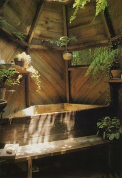 bohemianhomes:  Bohemian Homes: Wooden Bath