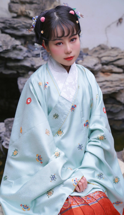 hanfugallery:chinese hanfu by 子衣明堂