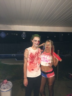 voknowsbest:  Really fun night getting to be Harley and daddy joker he’s my puddin!! Plus we won a 500$ costume contest at a party so yay !!!!!!! ☺️☺️☺️☺️
