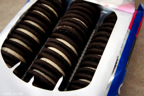 nom-food:  Oreo stuffed chocolate chip cookies