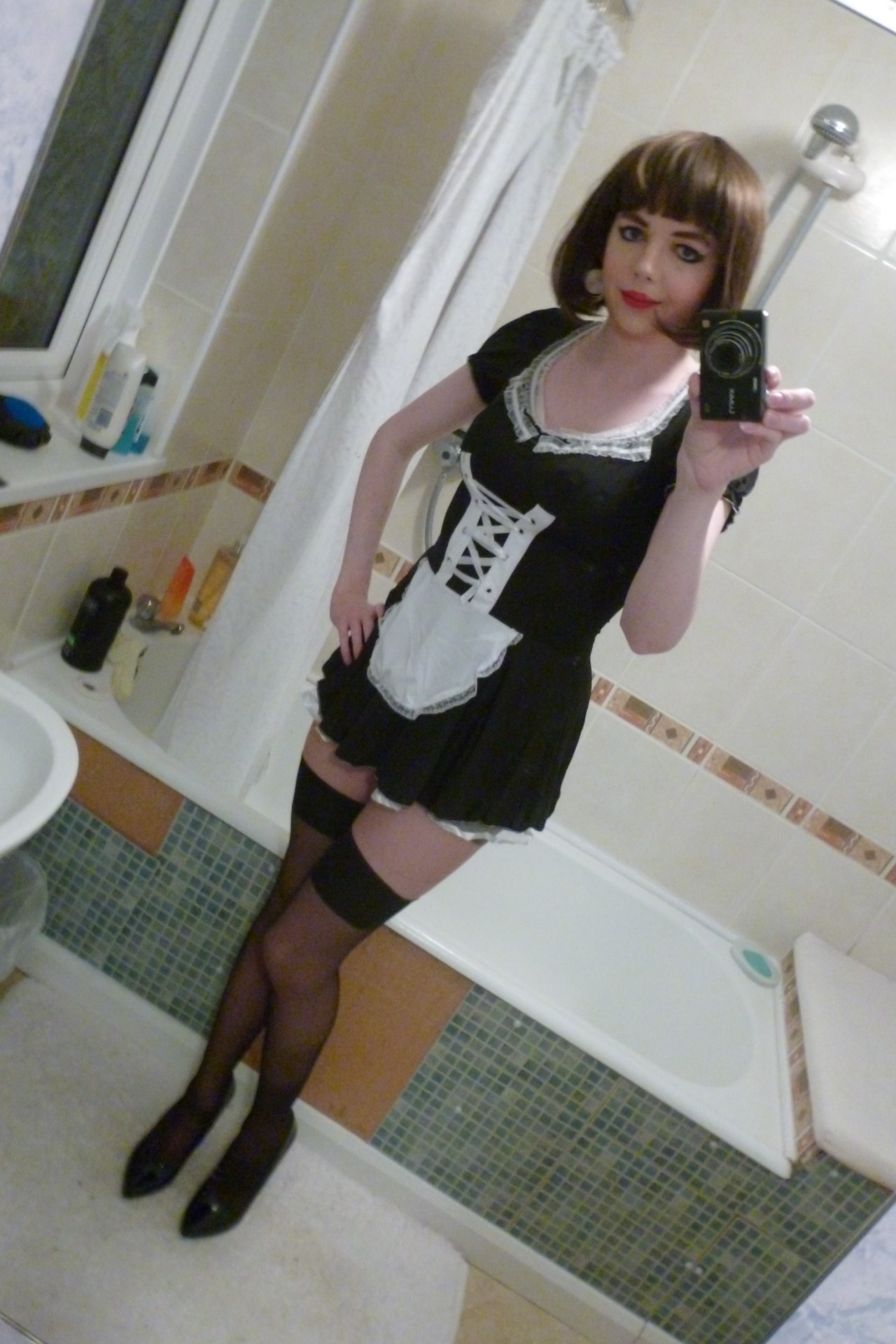 sirshaelami: lucy-cd:  Pictures More Maid outfit with short wig, looks amazing &lt;3