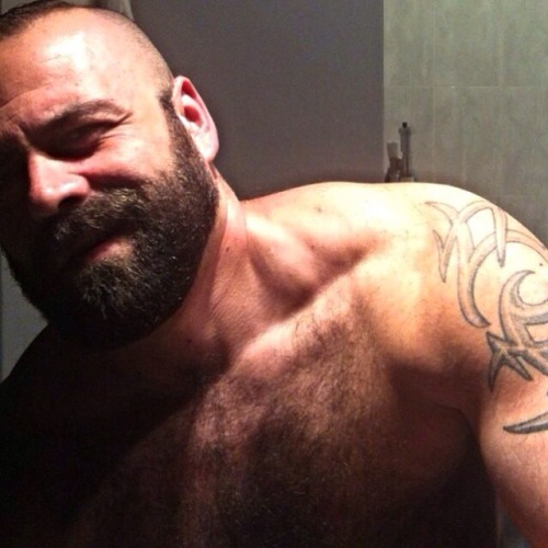 gymbear3200:  fuzzybearhug:  denverdaddydawg: adult photos