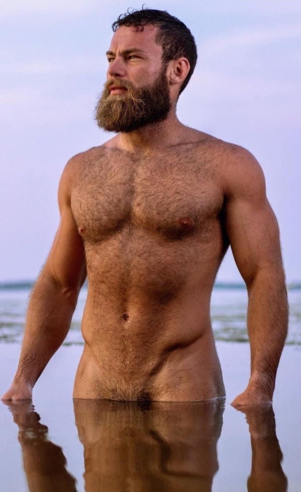 thelastofthewine:mouthwatering-men:***Mega