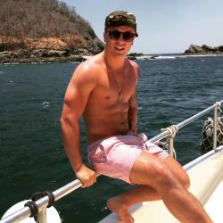 hotfamousmen:  Sam Callahan