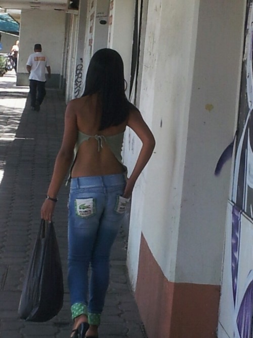 prettygirlsaroundthewordl: Flaca sexy en Tlatelolco