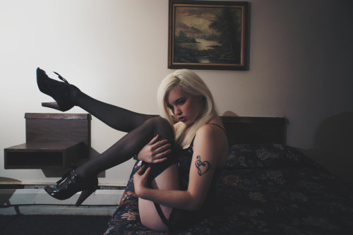 limirsmath:   Lauren WK | limirsmath http://laurenwk.tumblr.com/ adult photos