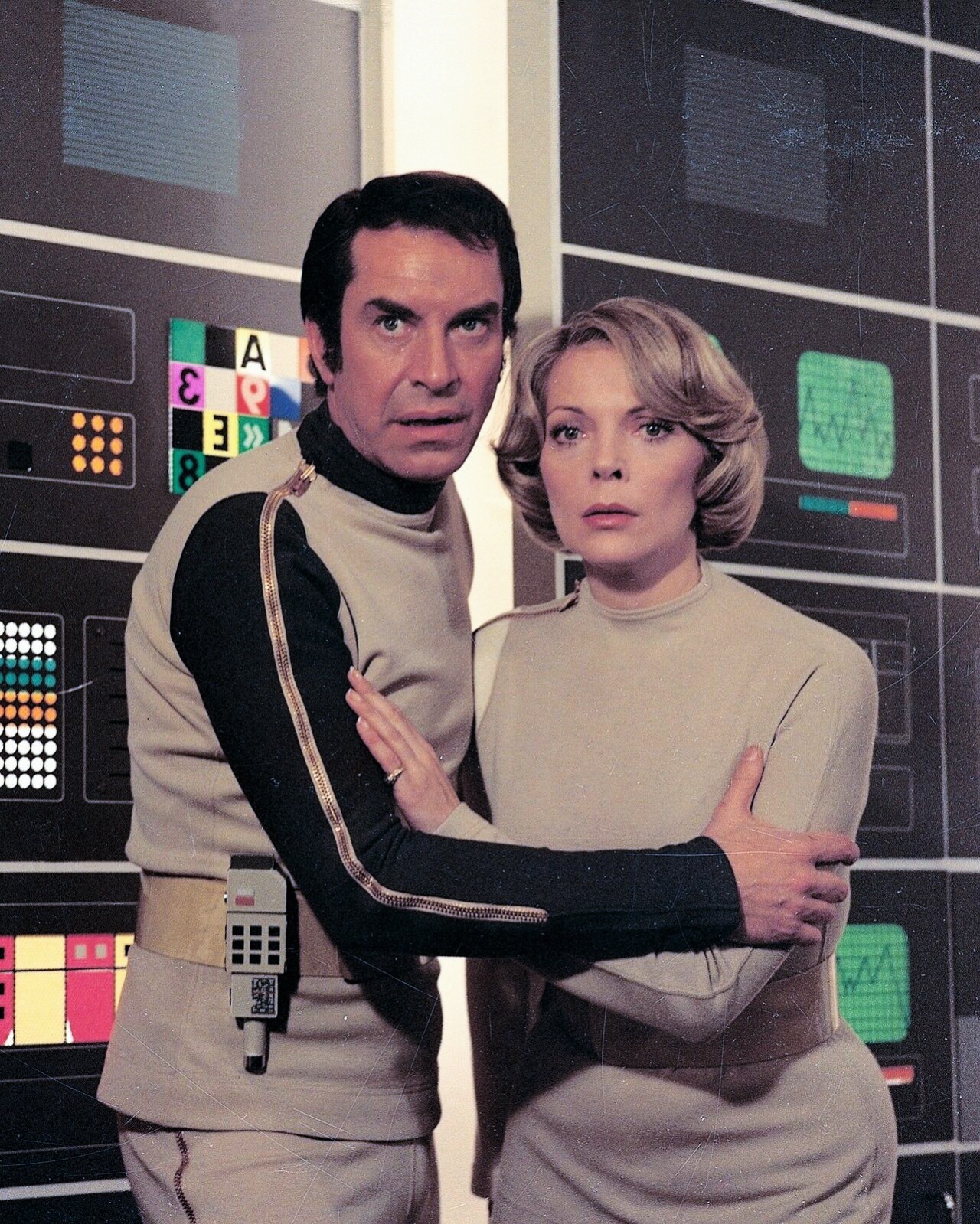 Martin Landau and Barbara Bain - Space: 1999 (1975)