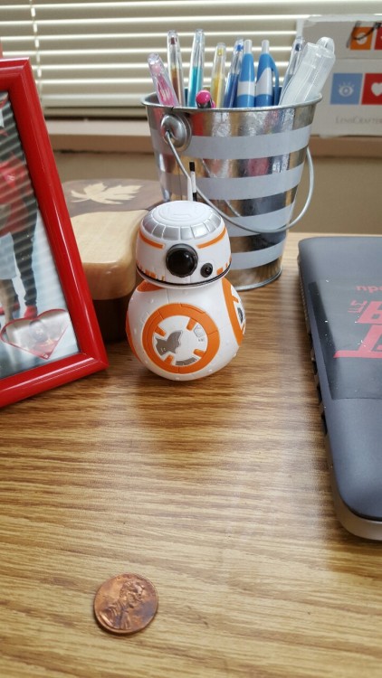 Porn coulson-fangirl:  Got a little desk droid! photos