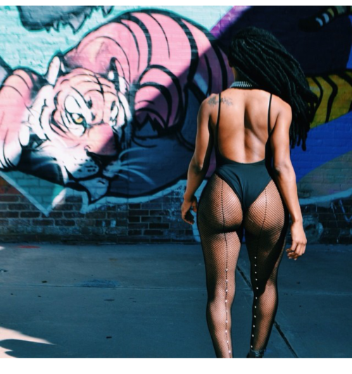 lionheartedsubstance:  dalandofmilkandhoney:  Celia k  Look at this perfection