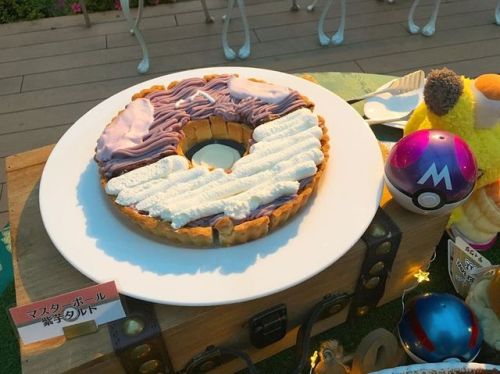 Pokemon wedding dessert table by deramocchi!Dratini jellySnorlax cakeKangaskhan choux pastryDiglett 