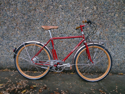 cyclemonkey:  Aurelio Commuter by Ahearne Cycles on Flickr.