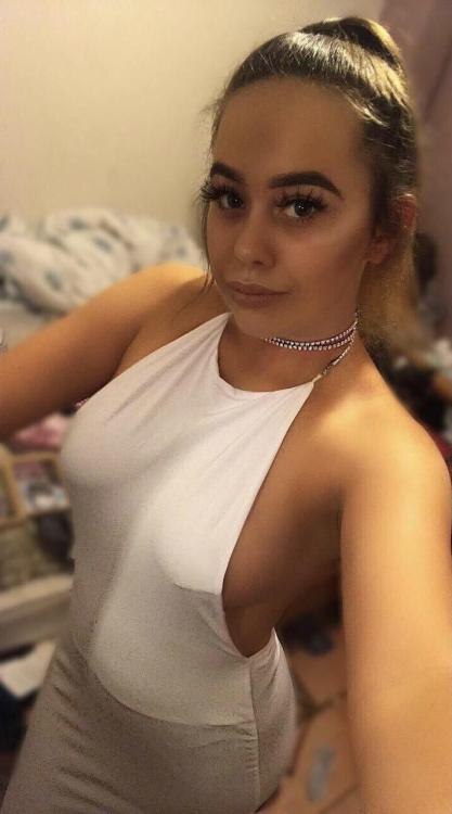 Another hot side boob from a friend.