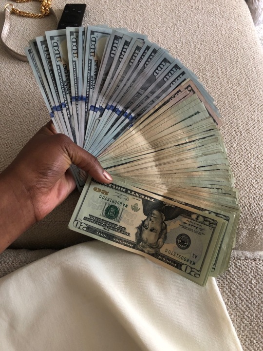whoretesan:  Good morning! ☀️ Reblog for good luck! 🍀🤑xoxo
