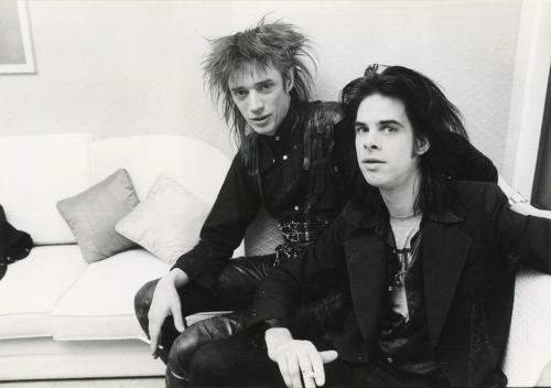 untergangsshow:Blixa Bargeld with Nick Cave and The Bad Seeds in Japan, November 1985Photos by Midor