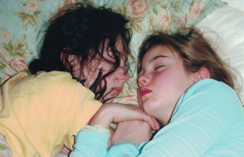 @hannahgmarks: sleeping ragamuffins circa 2006 @lianaliberato 