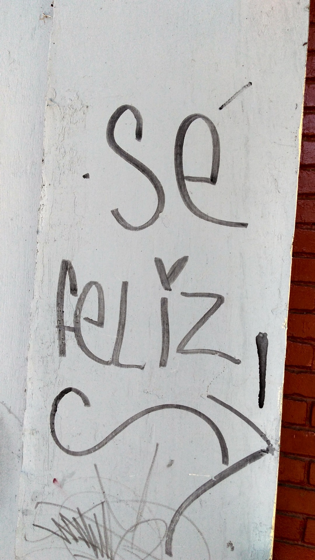sinestesia-viral:  Se  Feliz