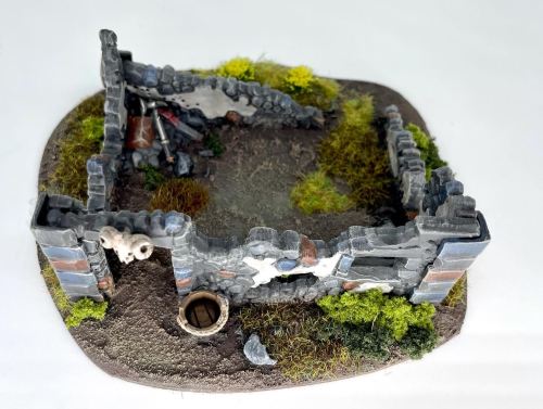 Some cute little ruins from Warlord Games, dolled up with some old school Warhammer Empire bits.