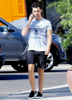 jonasgalaxy:  Joe Jonas out in West Hollywood,