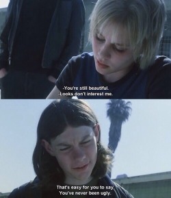 horriblys:  WHITE OLEANDER I LOVE THIS MOVIE SO FUCKING MUCH