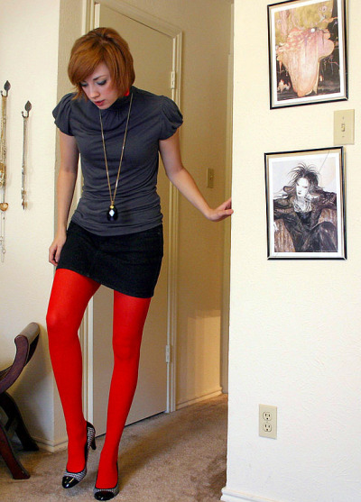 beck2beck2:Red pantyhose