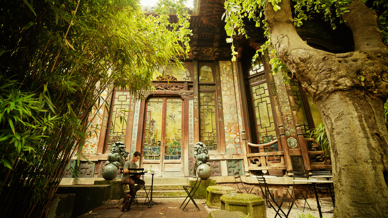 Paris, France.
La Pagode.
–