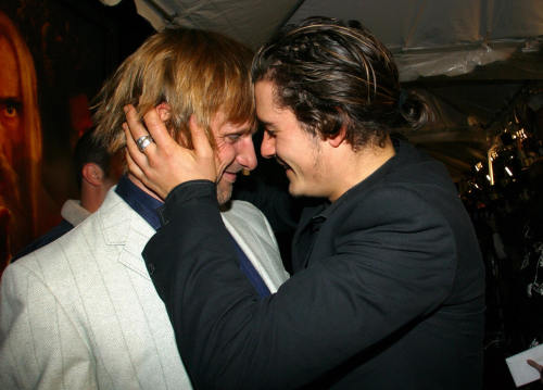 bohemea: suicideblonde: Lord of the Rings boys loving on each other *passes out*