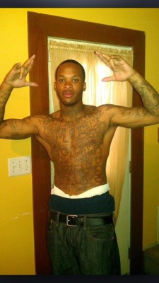 thug-dick:  Follow me for Tatted Up, Thick,