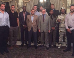 tsunamiwavesurfing:marshawn with the comfortable outfit  😂