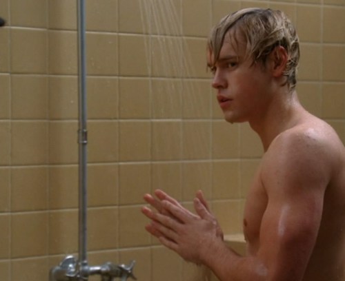 boycaps:  Chord Overstreet shirtless and adult photos