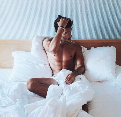 jboysthree:  👑 JEZEBEL’S HUNK OF THE DAY 👑  Why he always looking at me like that? Lmfao 😉  Follow me:J-Boys 3 