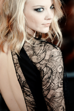 gameofthronesdaily:  Natalie Dormer at “The Hunger Games: Catching Fire” London Premiere 2013, wearing Emilio Pucci. 