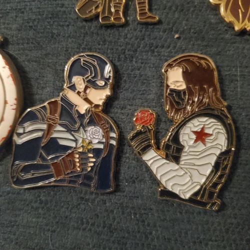 Day 28 of @winter.pins #aprilpinchallenge2022 - fave pair of pins! I missed this set on eBay, and sp