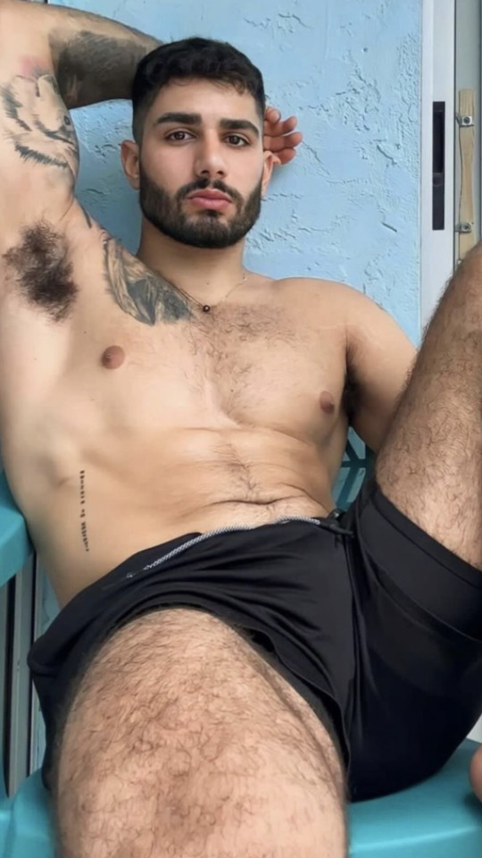 Damn, Hes Hottttt