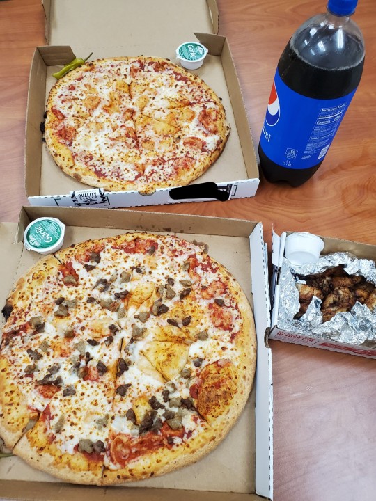 jigglybellysoftheart:I tried my best today to shove all of this inside me, only ended up finishing one (large) pizza, 4 donuts, and the wings, plus about 2 liters. Total eyes bigger than my gut moment….but fuck im sooo full. Like holy hell. Im