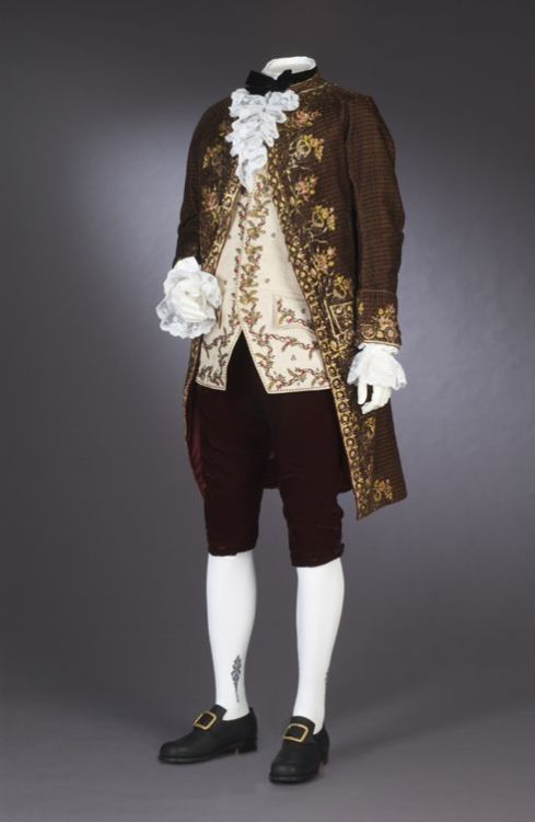 ephemeral-elegance:Embroidered Cut Velvet Court Suit, ca. 1790via Mint Museum