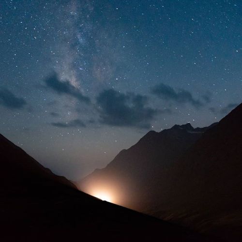 // A celestial night at Ratti Gali base camp. #PiruSaeinTravels bit.ly/2Xme75q