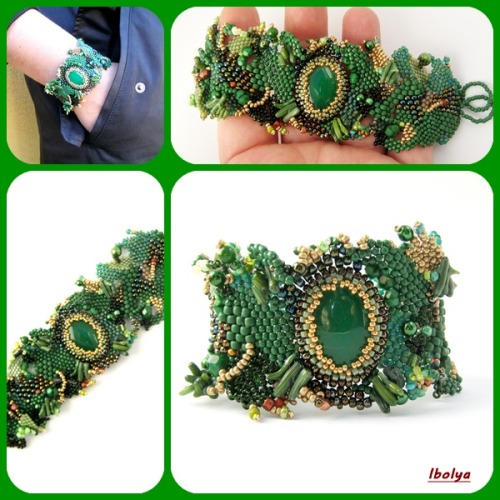 Green freeform beaded bracelet