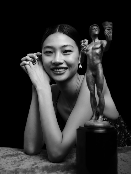 maxsix:Jung Hoyeon: Best performance by a female actor in a drama series for Squid Game | Screen Actors Guild Awards 202