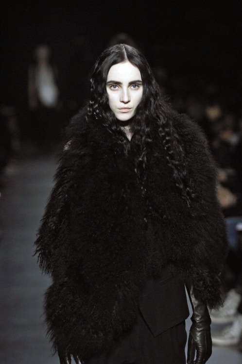 blackhallmanor:Ann Demeulemeester Fall/Winter 2007