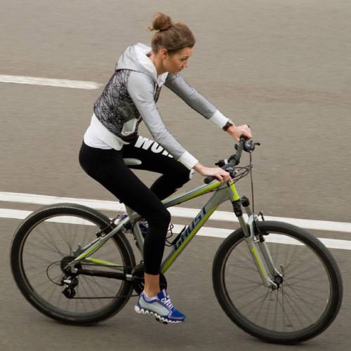 masyc:  #cyclist #cycles #onabike #bycycle #velo #girlonbike #bikegirl #byciclette #bike #gaost #gir