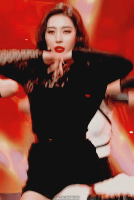 dazzlingkai:  210305 sunmi x tail