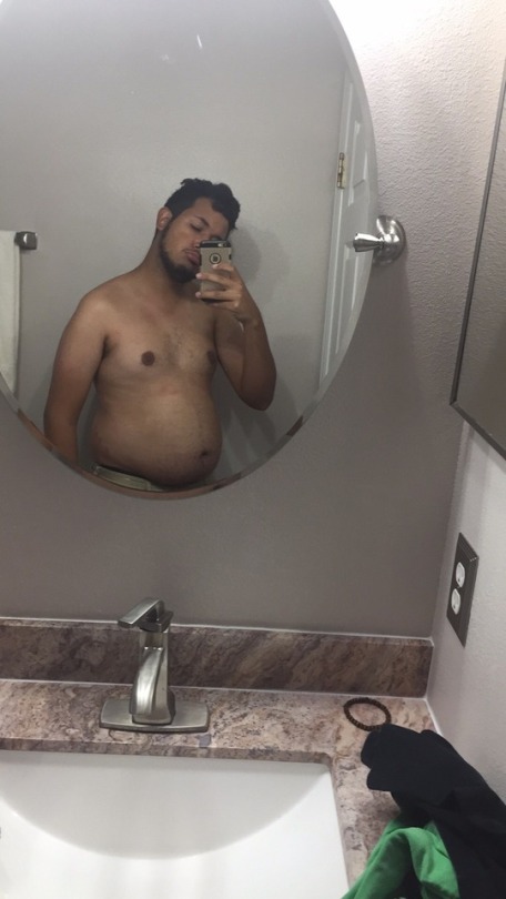 yummybelly: Currently starving send food 