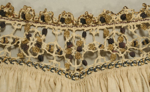 ephemeral-elegance:Silk and Metallic Embroidered Linen Blouse, ca. late 16th Centuryvia The Met