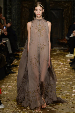 fay-wray:  Valentino Spring/Summer 2016 Haute Couture 