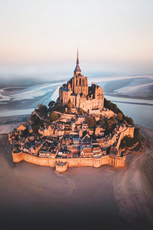 lsleofskye:Mont Saint-Michel | nomadladLocation: Normandy, France